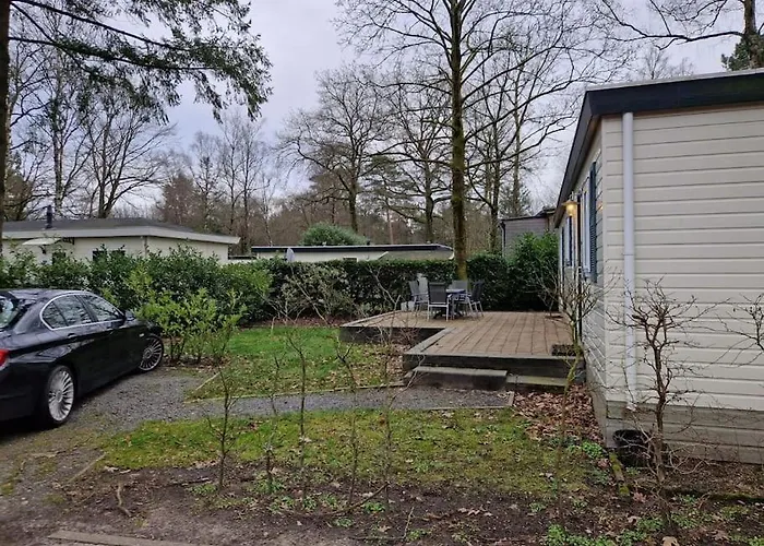 6 persoons chalet op de Veluwe bij binnen en buiten zwembad